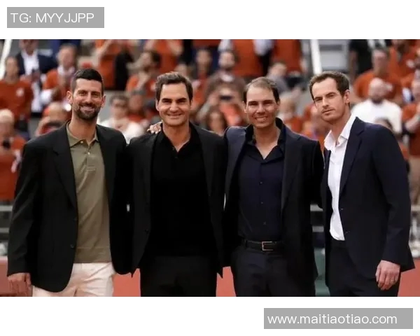 三大足球巨星同框亮相 展现无与伦比的竞技风采与荣耀瞬间